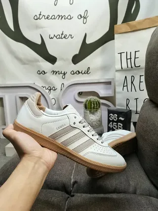 Adidas Zapatillas Lifestyle Beige Marrón de Bajo Perforadas en los Dedos 6
