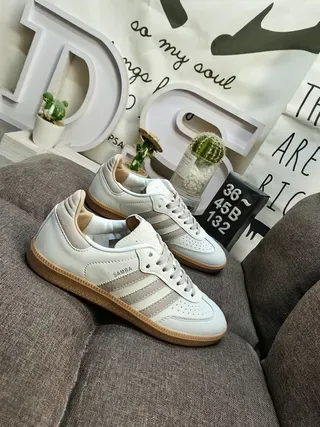 Adidas Zapatillas Lifestyle Beige Marrón de Bajo Perforadas en los Dedos 9