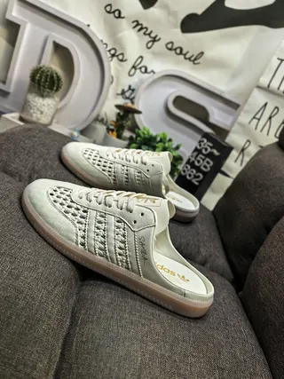 Adidas Bege Marrom Camurça Perfurada Parte Superior Sola de Goma Sapatos Casuais 7