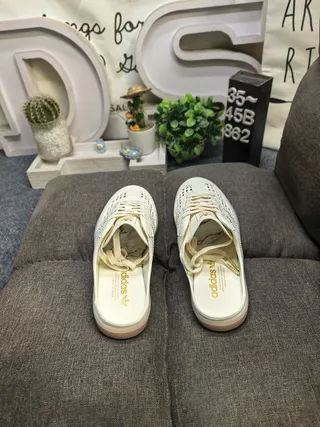 Adidas Bege Marrom Camurça Perfurada Parte Superior Sola de Goma Sapatos Casuais 8