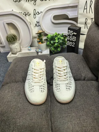 Adidas Bege Marrom Camurça Perfurada Parte Superior Sola de Goma Sapatos Casuais 10