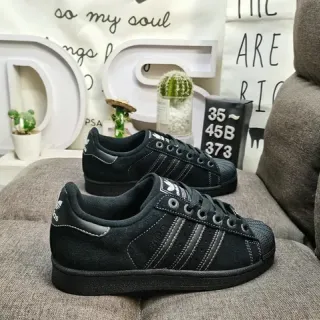 Adidas أحذية رياضية سوداء Low-Top