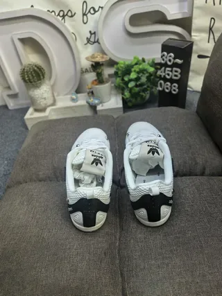 Adidas Negro Plata Zapatillas Lifestyle de Malla Ligera Tres Rayas Recubrimiento Sintético 8