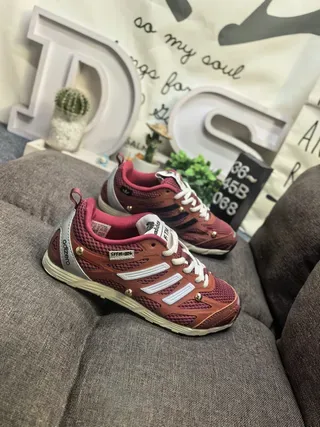 Adidas Negro Plata Zapatillas Lifestyle de Malla Ligera Tres Rayas Recubrimiento Sintético 19