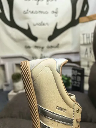 Adidas কালো সাদা লো-টপ লেদার আপার লাইফস্টাইল স্নিকার 3