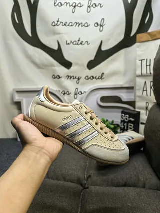 Adidas কালো সাদা লো-টপ লেদার আপার লাইফস্টাইল স্নিকার 5
