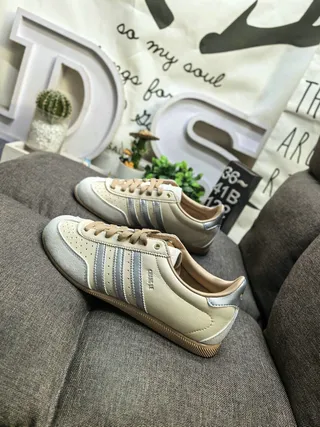Adidas কালো সাদা লো-টপ লেদার আপার লাইফস্টাইল স্নিকার 7