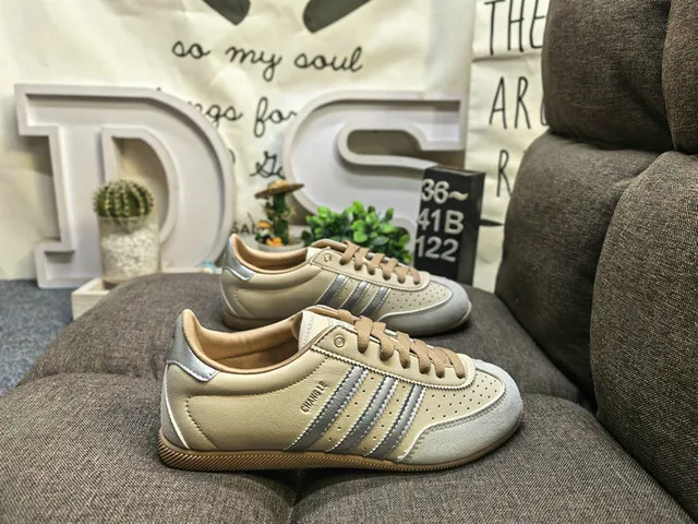 Adidas কালো সাদা লো-টপ লেদার আপার লাইফস্টাইল স্নিকার 11
