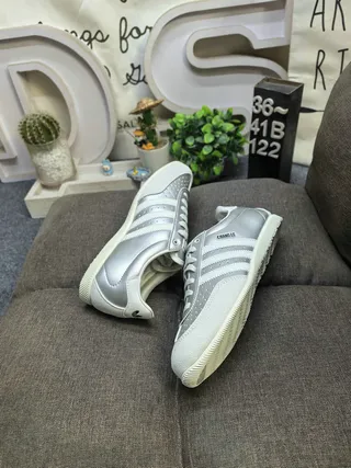 Adidas কালো সাদা লো-টপ লেদার আপার লাইফস্টাইল স্নিকার 16
