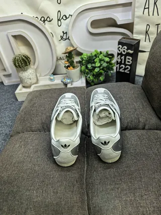 Adidas কালো সাদা লো-টপ লেদার আপার লাইফস্টাইল স্নিকার 18