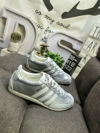 Adidas কালো সাদা লো-টপ লেদার আপার লাইফস্টাইল স্নিকার 19