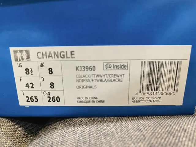 Adidas কালো সাদা লো-টপ লেদার আপার লাইফস্টাইল স্নিকার 22