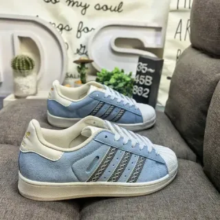 Adidas أزرق بيج سويد الجزء العلوي شيل تو حذاء لايف ستايل
