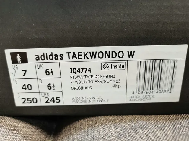 Adidas Copa Mundial blanc noir chaussures de soccer indoor 2