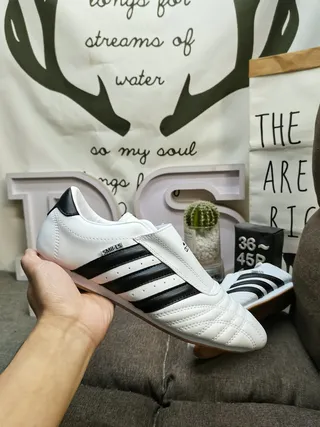 Adidas Copa Mundial blanc noir chaussures de soccer indoor 5