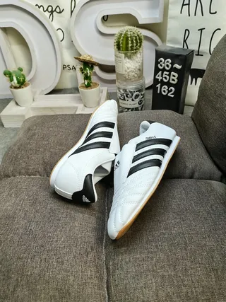 Adidas Copa Mundial blanc noir chaussures de soccer indoor 6