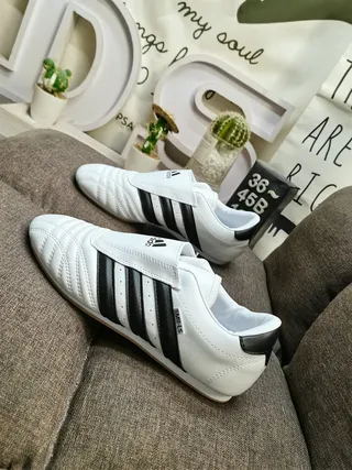 Adidas Copa Mundial blanc noir chaussures de soccer indoor 7