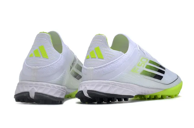 Adidas F50 সাদা সবুজ নিট আপার গ্র্যাডিয়েন্ট থ্রি-স্ট্রাইপ টার্ফ সকার জুতো 4