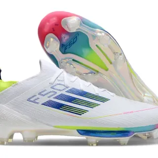 Adidas F50 Blanc Multicolore Coupe Basse Lacets Translucide Iridescent Semelleplate Sol Ferme Champ de Football Chaussures
