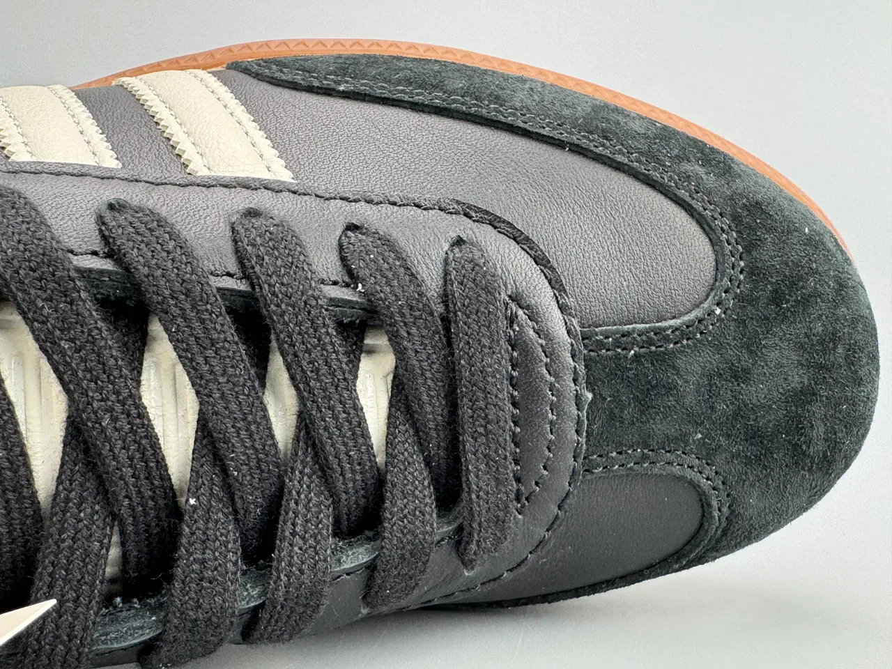 Adidas Samba JJJJOUND Noir Blanc Gomme Sneakers Lifestyle 2