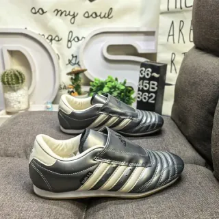 Adidas Samba Zapatos de fútbol indoor plata metálica y crema