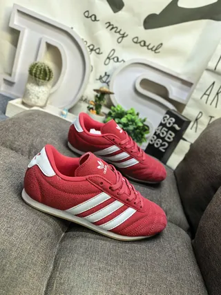 Adidas Samba মেটালিক রূপালী এবং ক্রিম ইনডোর ফুটবল জুতা 9