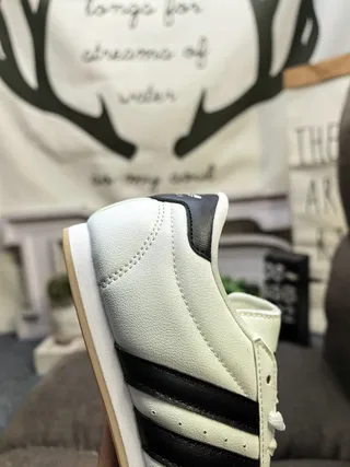 Adidas Samba মেটালিক রূপালী এবং ক্রিম ইনডোর ফুটবল জুতা 13
