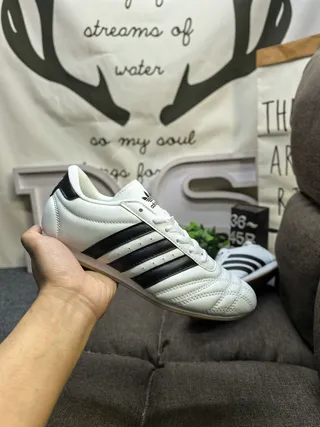 Adidas Samba মেটালিক রূপালী এবং ক্রিম ইনডোর ফুটবল জুতা 15