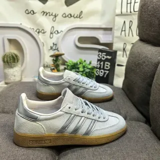 Adidas Samba OG بيج فاتح وفضي معدني أحذية أسلوب حياة