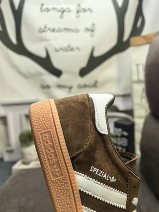 Adidas Spezial Zapatillas Lifestyle de Ante Marrón con Rayas Blancas 3