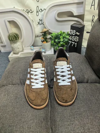 Adidas Spezial Zapatillas Lifestyle de Ante Marrón con Rayas Blancas 10
