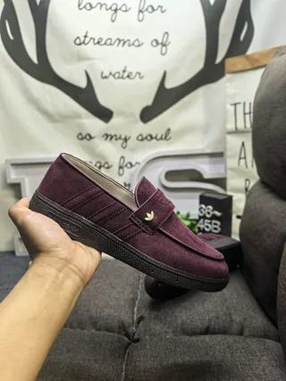 Adidas Spezial बर्गंडी सुड लोफर 5