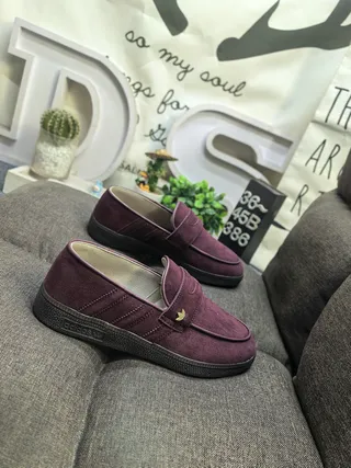Adidas Spezial बर्गंडी सुड लोफर 9