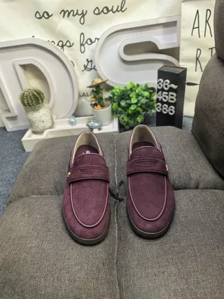 Adidas Spezial बर्गंडी सुड लोफर 10