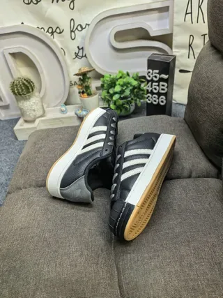 Adidas Superstar Tênis Lifestyle Pretos e Creme 6