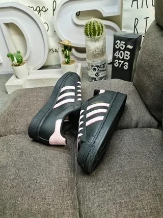 Adidas Superstar Zapatillas Lifestyle Negras y Rosas 6