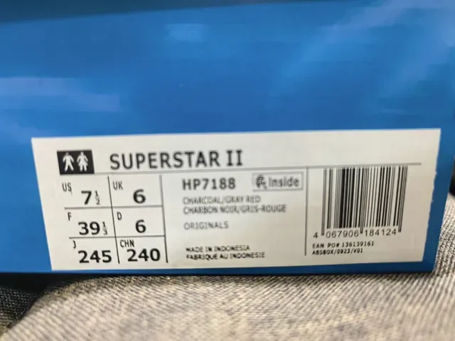 Adidas Superstar 黑色和红色天鹅绒生活方式运动鞋 2