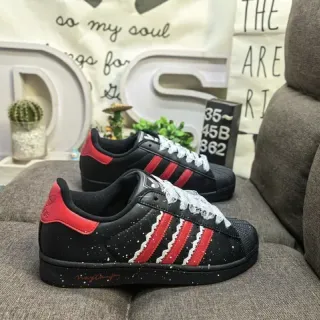 Adidas Superstar أسود أحمر نجم منقط أسلوب حياة أحذية رياضية