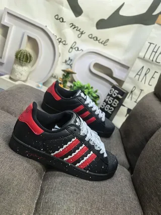 Adidas Superstar Negro Rojo Estrella con Motas Zapatillas Lifestyle 9