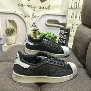 Adidas Superstar أحذية رياضية أسلوب حياة بشريط أسود متموج أبيض حافة قشرية