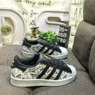 Adidas Superstar علوي مطبوع حذاء أسلوب حياة