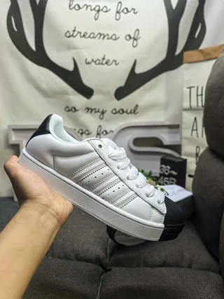 Adidas Superstar सादा এবং কালো লাইফস্টাইল স্নিকার 5