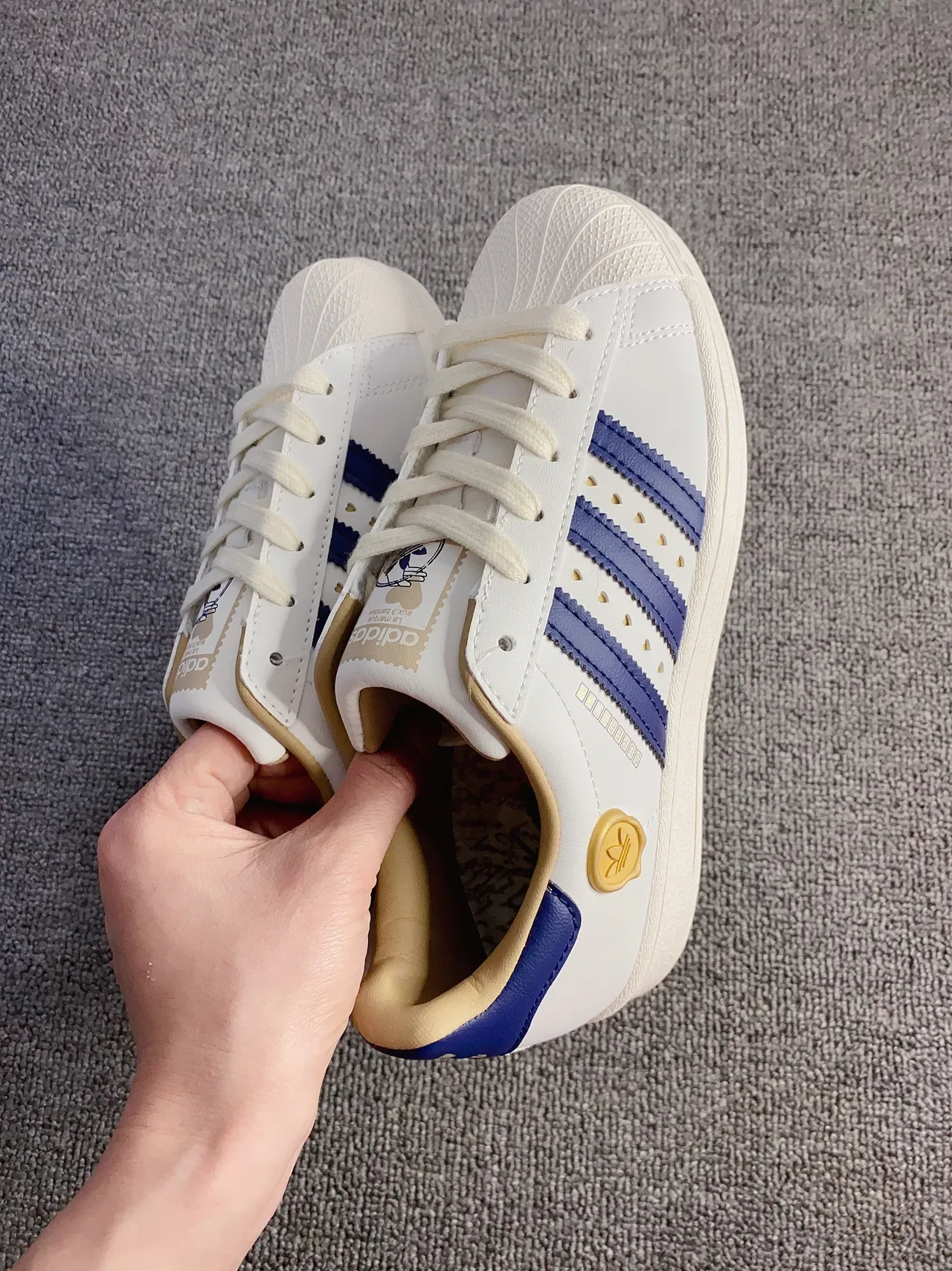 Adidas Superstar सफेद नीली सोने की लाइफस्टाइल स्नीकर्स 5