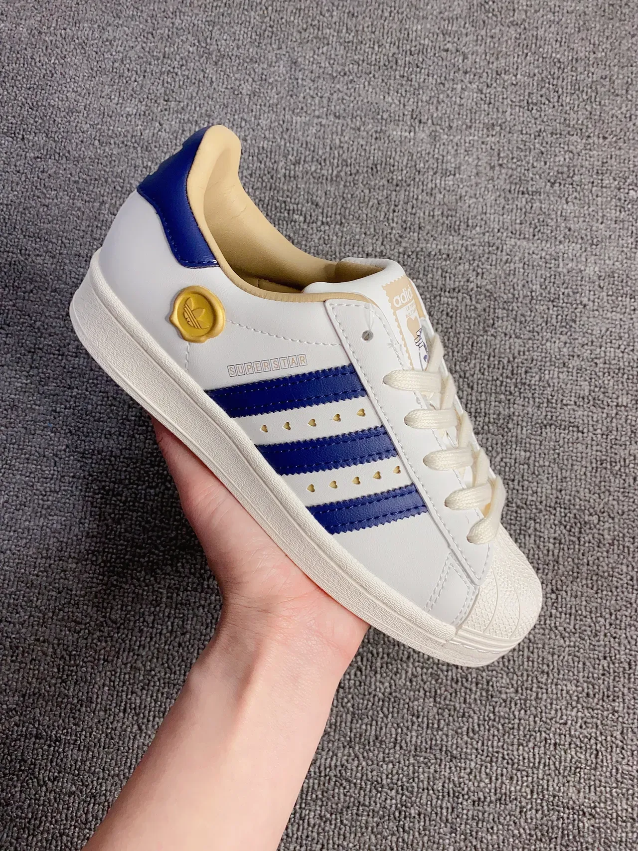 Adidas Superstar सफेद नीली सोने की लाइफस्टाइल स्नीकर्स 8