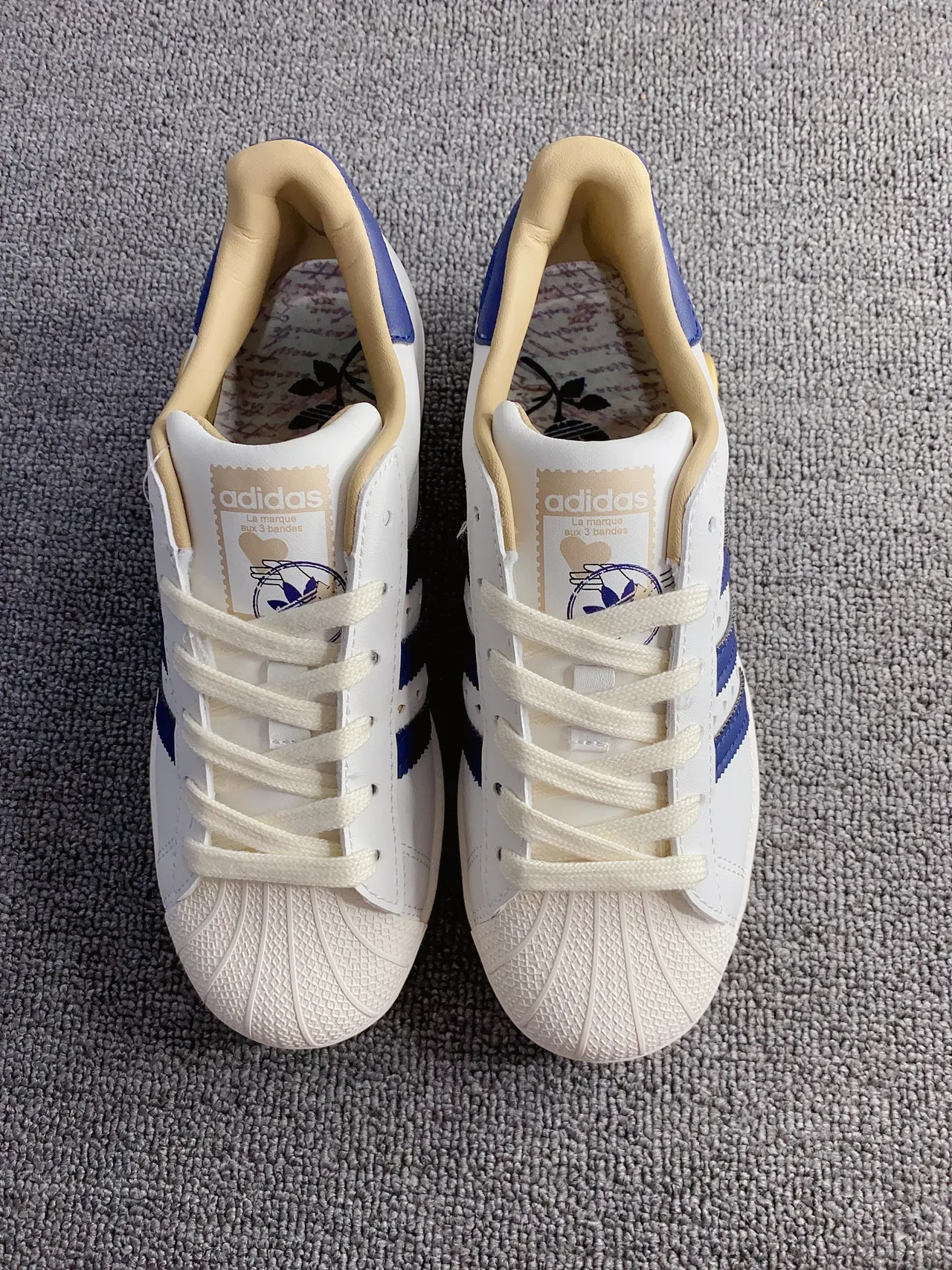 Adidas Superstar सफेद नीली सोने की लाइफस्टाइल स्नीकर्स 10
