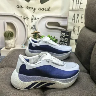 Adidas Ultraboost أبيض بحري بدون لاس إغلاق شرائطي علوة شبكية محبوكة حذاء رياضي لايف ستايل