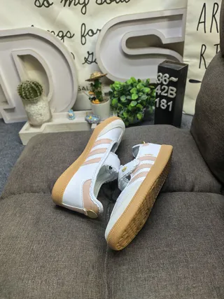 Adidas 白色米色 无带搭扣 玛丽珍鞋 6