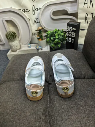 Adidas 白色米色 无带搭扣 玛丽珍鞋 8