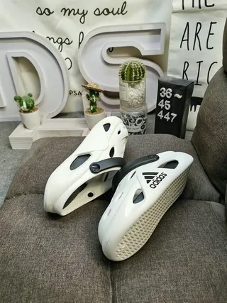 Adidas White Black Molded Foam Construction Ventilated Perforations Clog 6