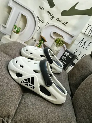 Adidas White Black Molded Foam Construction Ventilated Perforations Clog 7